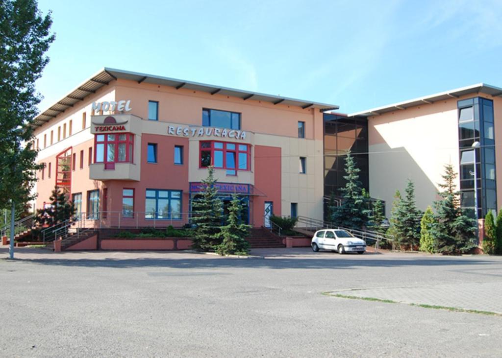 Hotel Texicana Sulechow Exterior photo